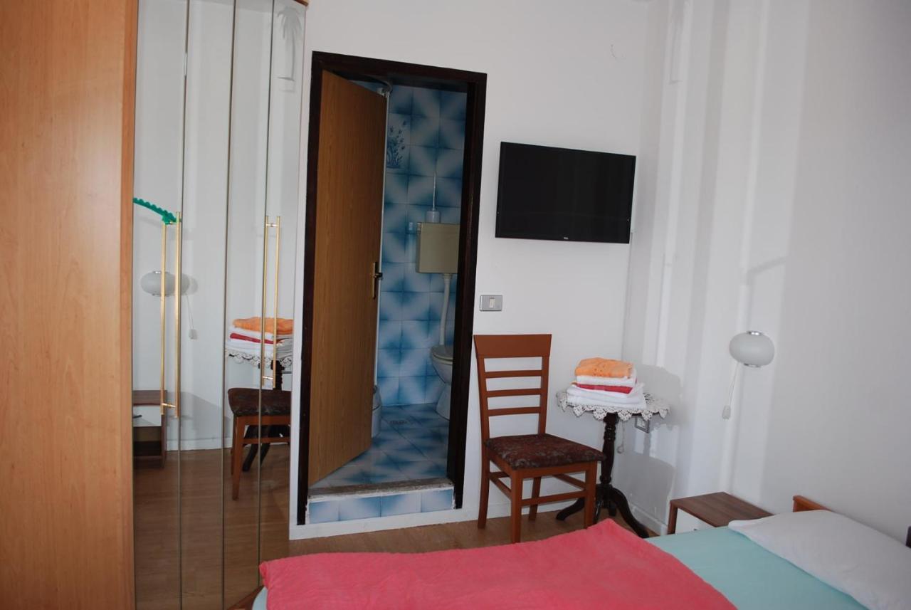 Penzion Palma Apartment เซโชเล ภายนอก รูปภาพ