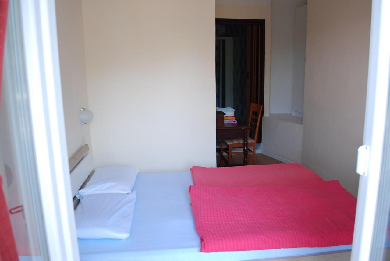 Penzion Palma Apartment เซโชเล ภายนอก รูปภาพ